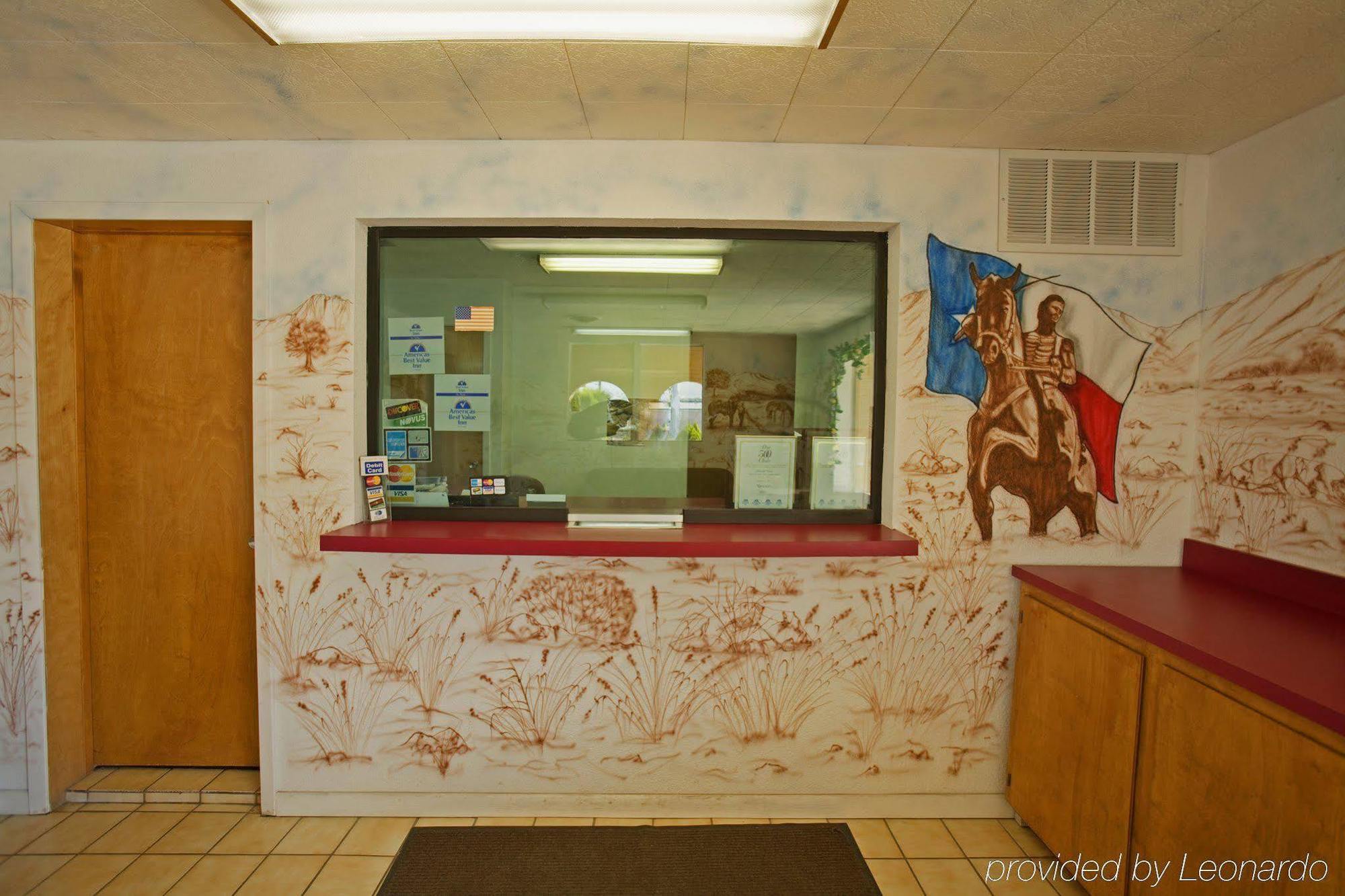 Texas Inn Seguin Interior photo